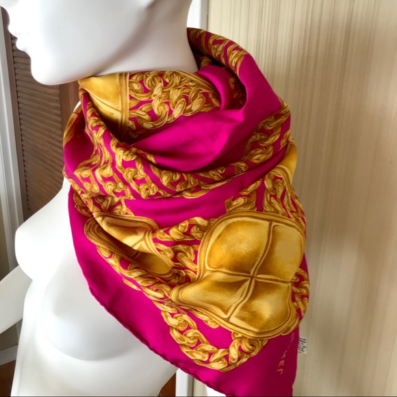 CHANEL Accessories - CHANEL Silk Foulard Large & Luxe  33.5” EXCELLENT